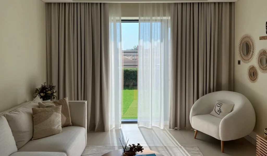Buy Living Room Blackout Curtains Dubai By Si Karigar